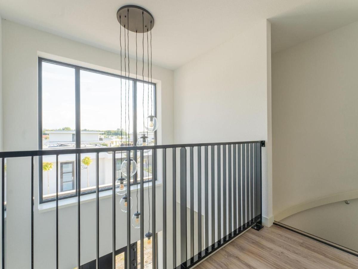 Beautiful Water Villa In Harderhaven With A Jetty Zeewolde Exteriér fotografie